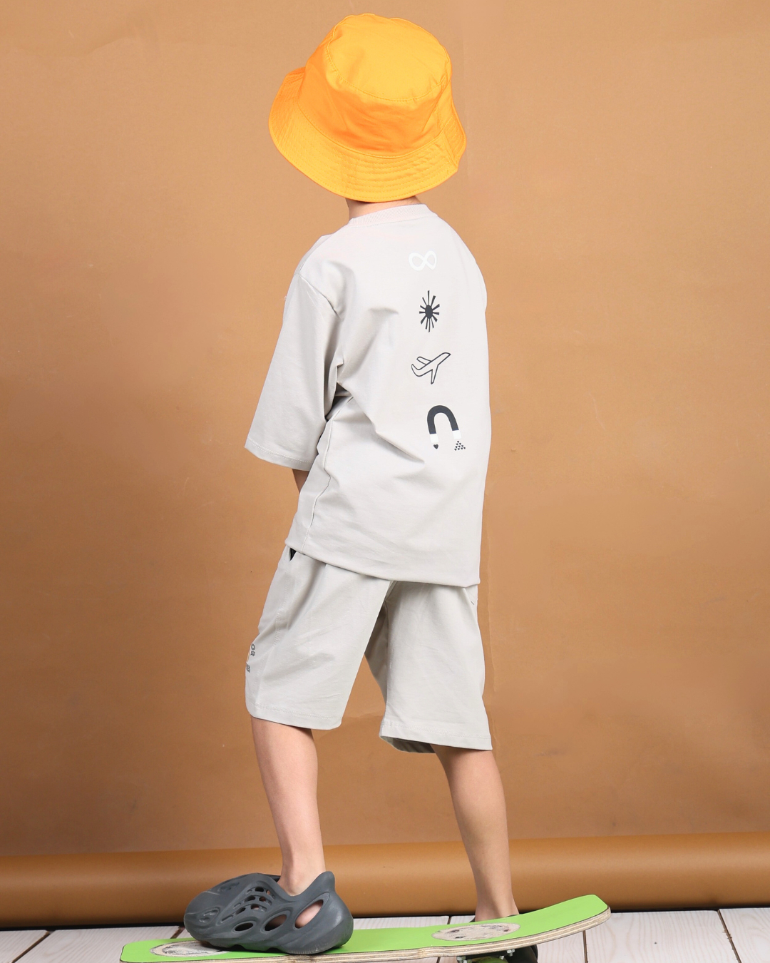 Magnet for Adventures